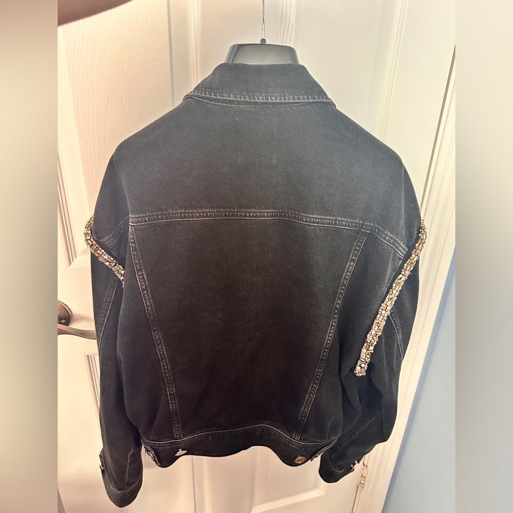 Elegant Black Jean Jacket with Gold Detailing - Picture 9 of 10